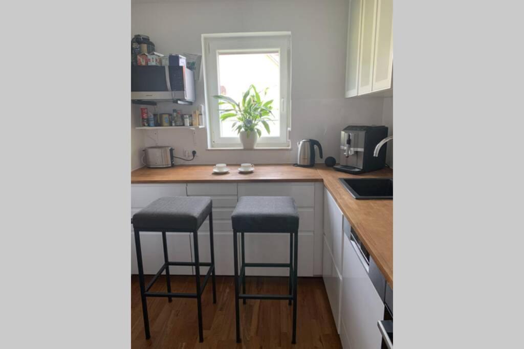 Gemuetliche 3 Zimmer Wohnung Mit Grosszuegiger Terrasse Im Gruenen Reutlingen Luaran gambar