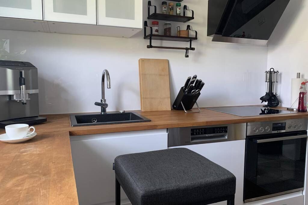 Gemuetliche 3 Zimmer Wohnung Mit Grosszuegiger Terrasse Im Gruenen Reutlingen Luaran gambar